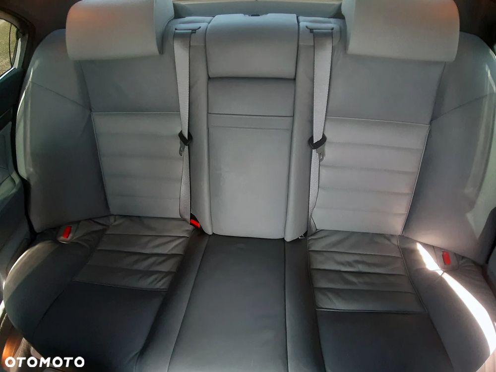 BMW Seria 7 740i - 28