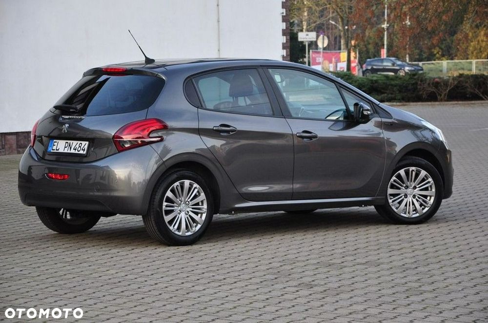 Peugeot 208 PureTech 82 Stop & Start Signature - 12