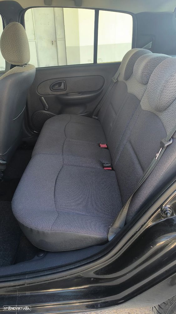 Renault Clio 1.2 16V Pack - 37