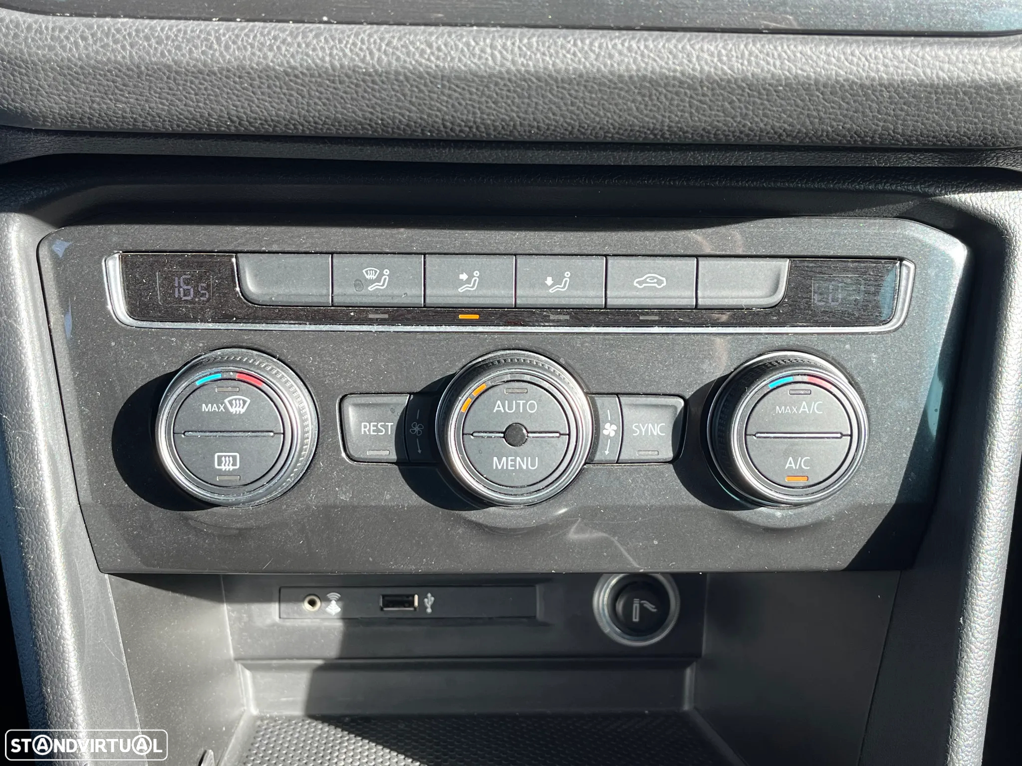 VW Tiguan 1.6 TDI Confortline - 26