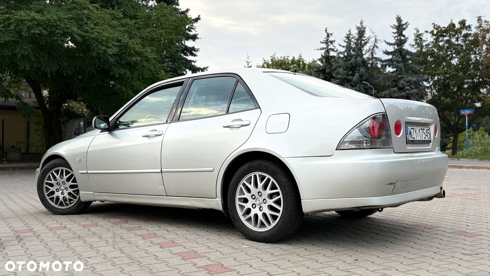 Lexus IS 200 Elegance - 2