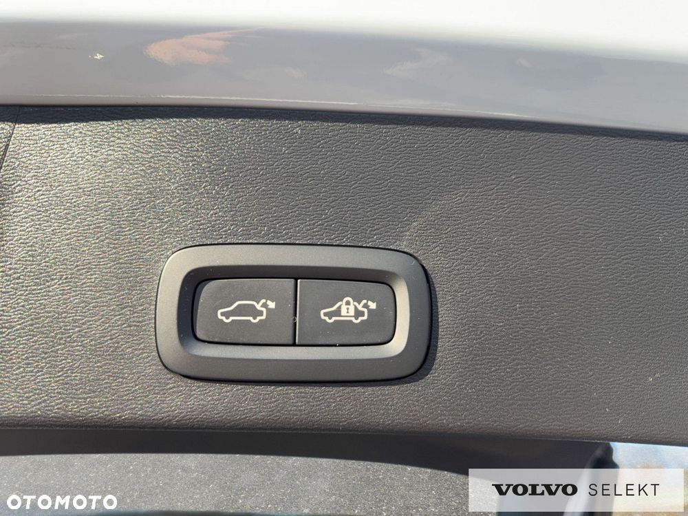 Volvo XC 40 - 25