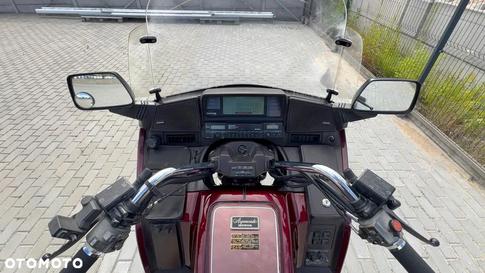 Honda GL - 24