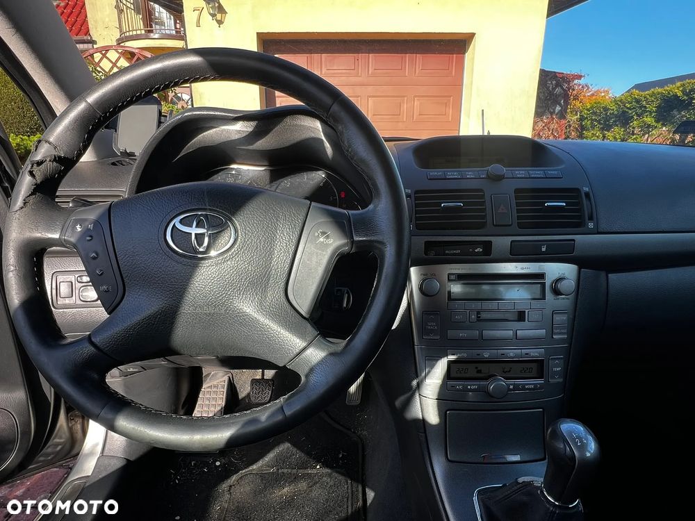 Toyota Avensis 2.0 D-4D Combi - 14