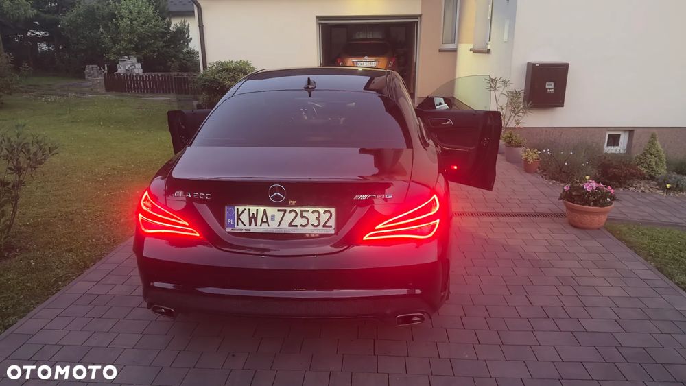 Mercedes-Benz CLA 200 7G-DCT AMG Line - 24