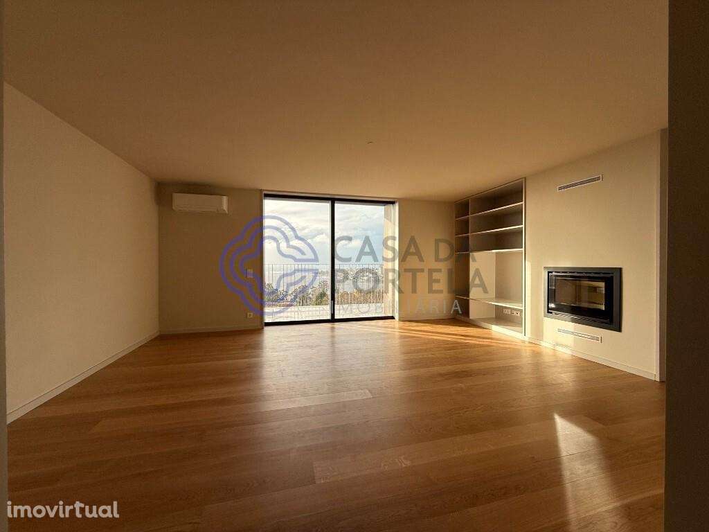 T3 duplex, 3 casas de banho, suite, varanda, ar condicionado, cozinha - Grande imagem: 3/41