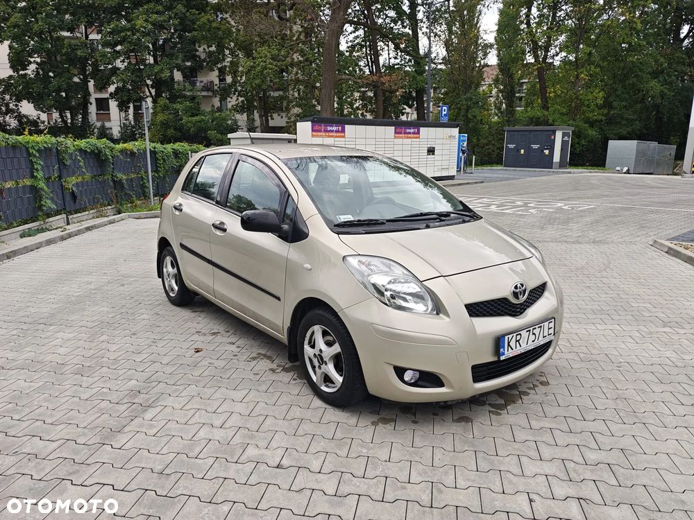 Toyota Yaris 1.0 Luna A/C - 3
