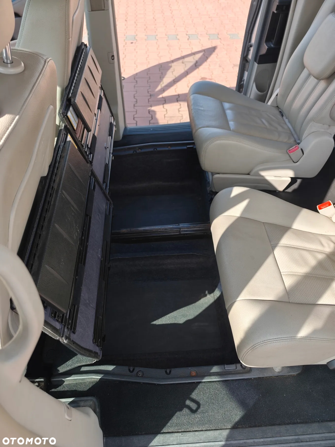 Chrysler Town & Country 3.6 Touring - 25