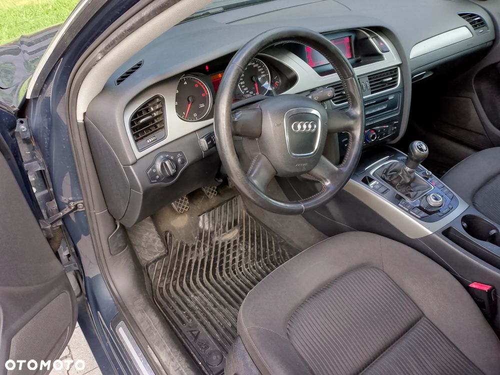 Audi A4 Limousine 2.0 TDI DPF Ambiente - 4
