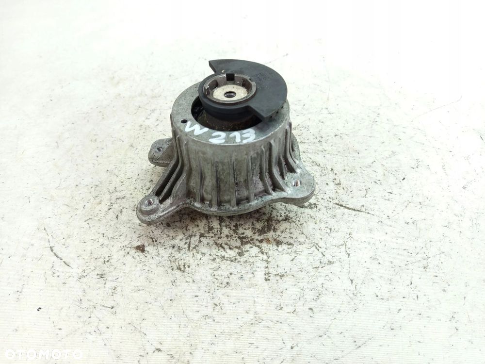 PODUSZAK SILNIKA WSPORNIK MERCEDES E W213 A2132403400 - 1