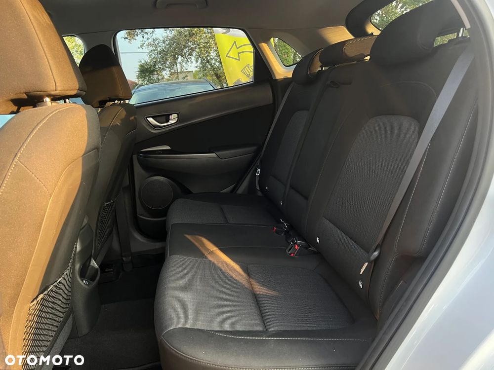 Hyundai Kona - 24
