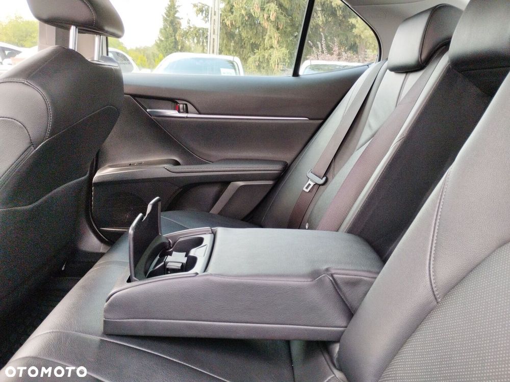 Toyota Camry 2.5 Hybrid Executive CVT - 24