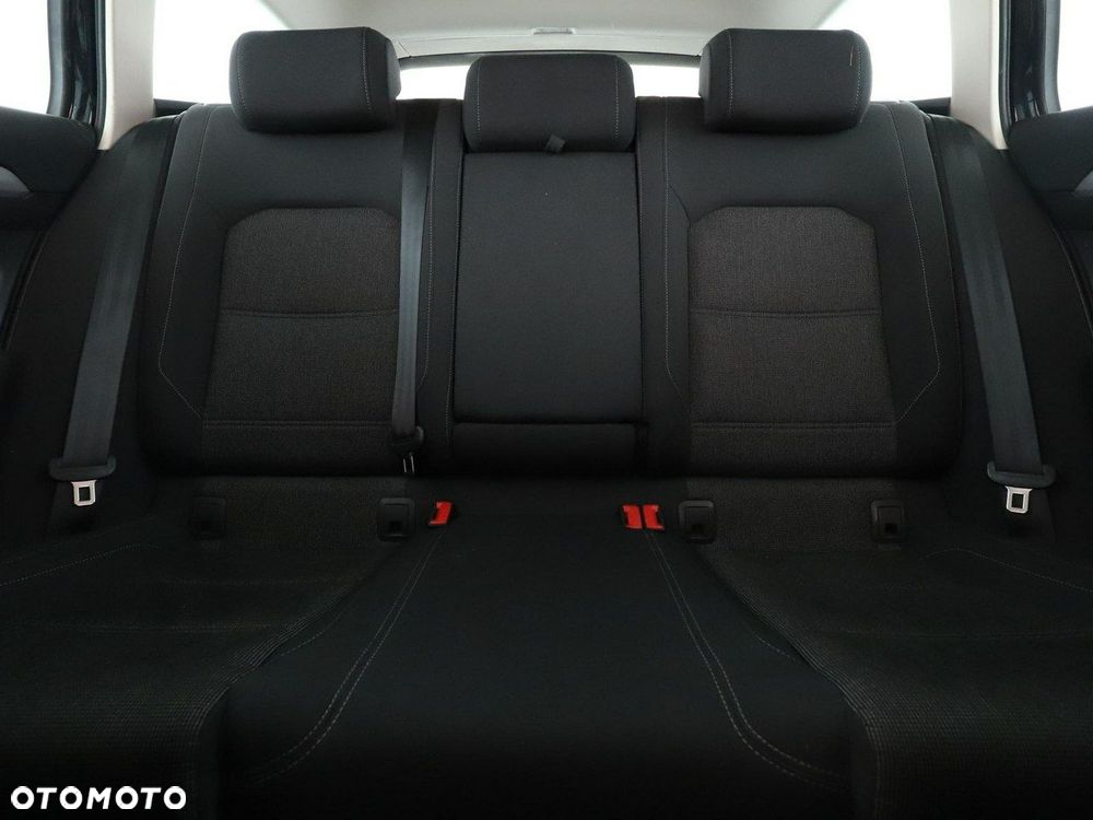 Volkswagen Passat - 19