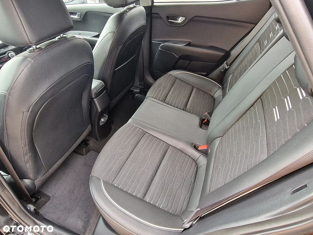 Kia Stonic 1.0 T-GDI GT Line - 10