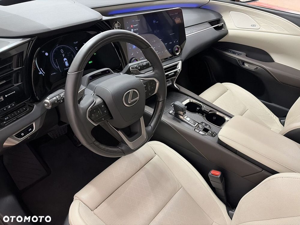 Lexus RX 450h+ Omotenashi - 11