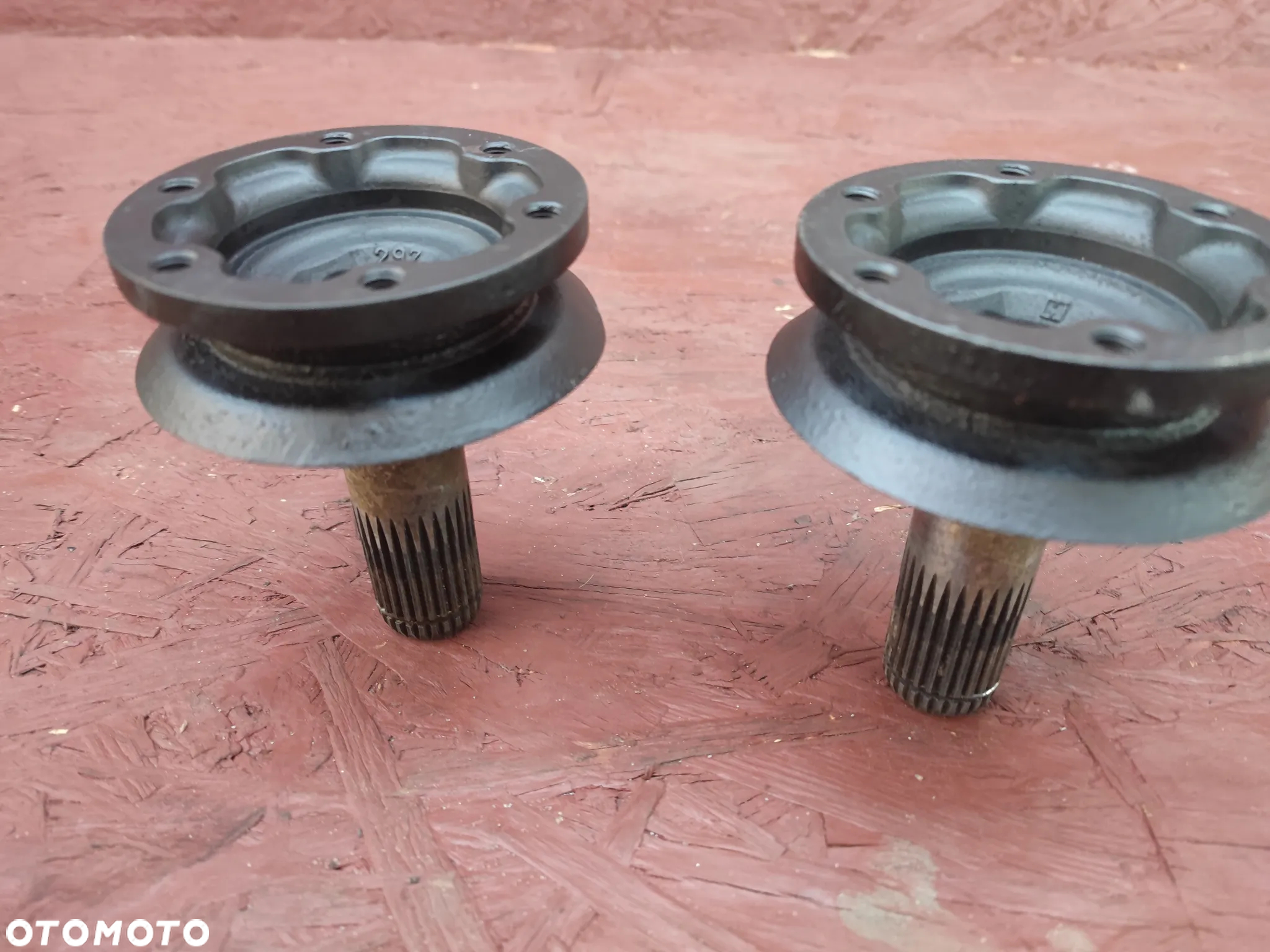 BMW E46 / E81 / E82 / E83 / E84 / E90 / E93 / E92 ORYGINALNE FLANSZE DYFERENCJAŁYU / FLANSZE DYFRA LEWA / PRAWA MAŁA GŁOWA TYP 168 DO SILNIKÓW BENZYNOWYCH N46 / N42 O NR. 33 13 1 214 751 / 33 13 1 428 269 OEM W BARDZO DOBRYM STANIE - 5