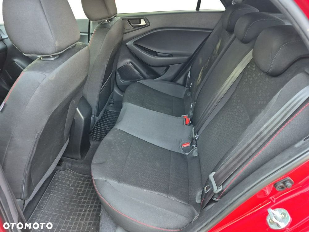 Hyundai i20 blue 1.2 Advantage+ - 18