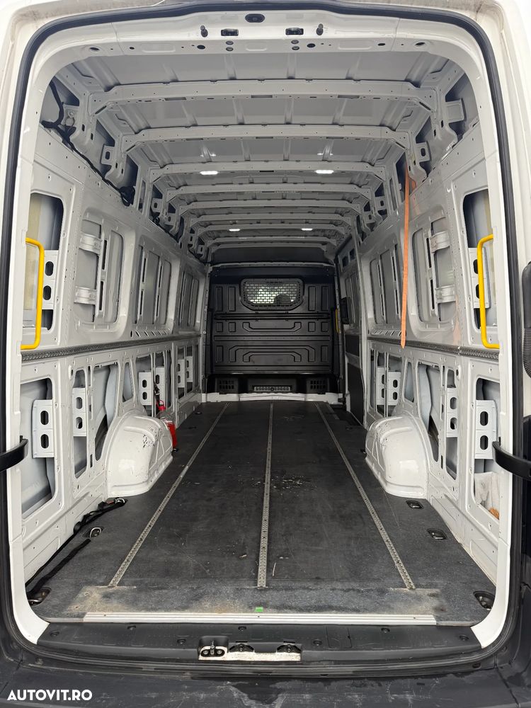 Volkswagen Crafter - 14