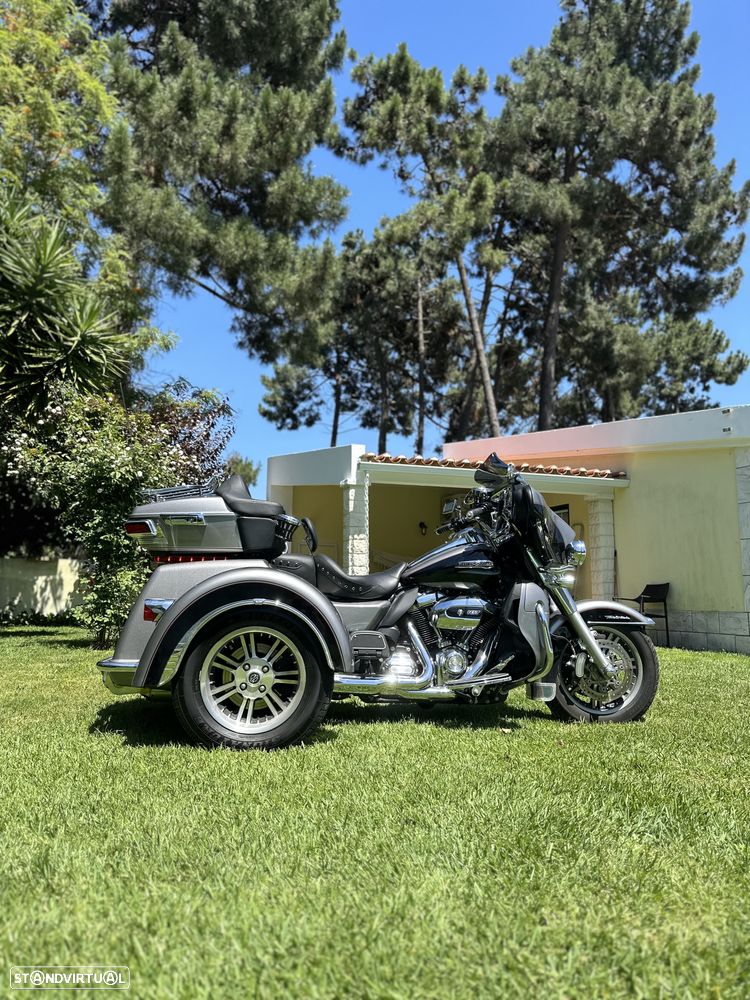 Harley-Davidson FLHT - 8