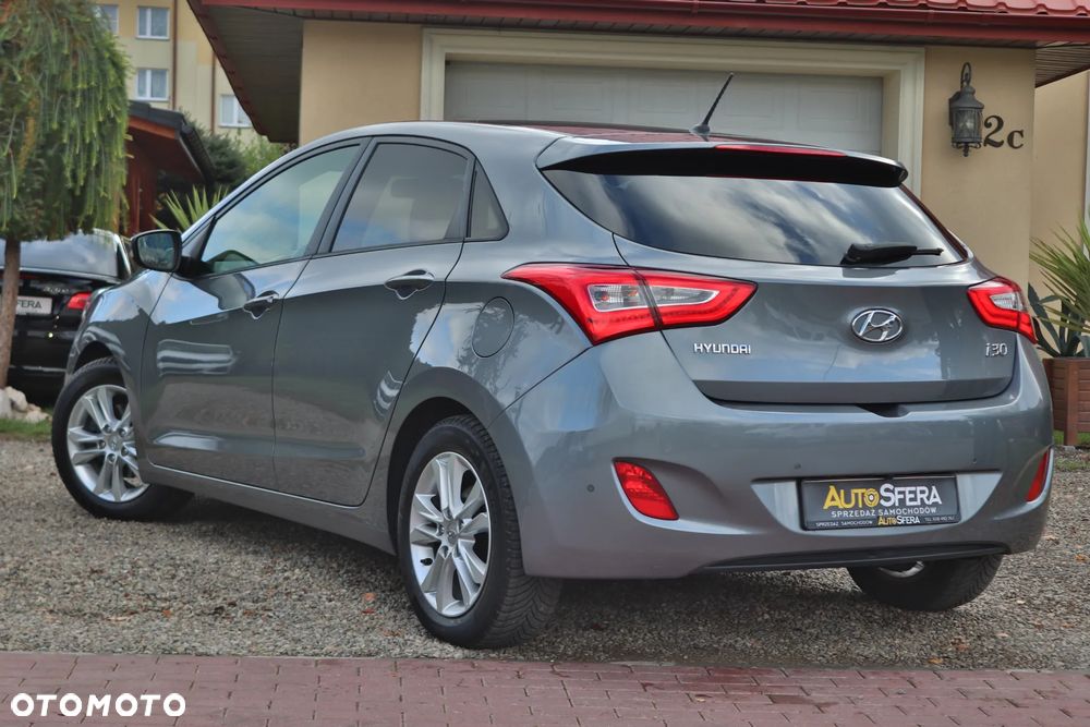 Hyundai i30 1.4 Intro Edition - 11