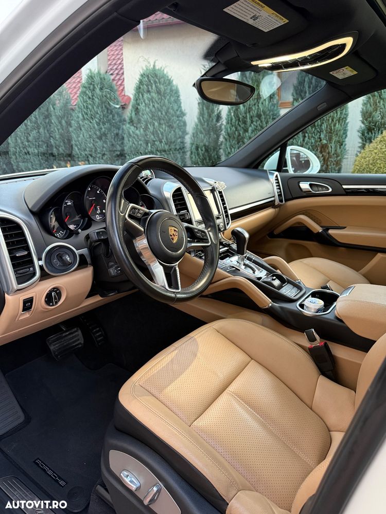 Porsche Cayenne 3.0 L V6 - 13