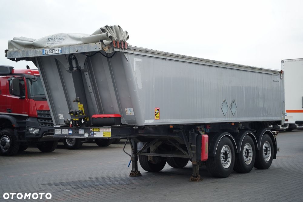 Stas / WYWROTKA - 28 m3 / ALUMINIOWA / OŚ PODNOSZONA / PLANDEKA ELEKTRYCZNA /   WAGA: 5 260 KG / / - 1
