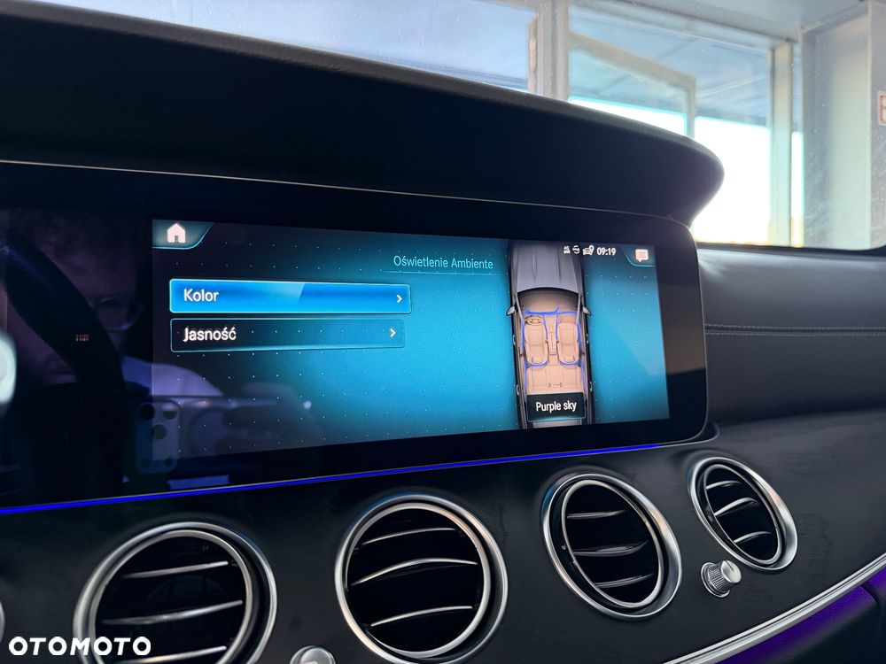 Mercedes-Benz Klasa E 220 d AMG - 28