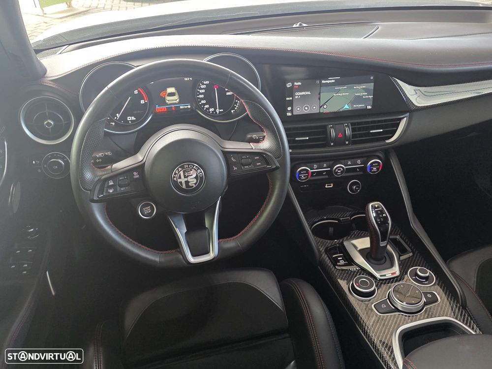 Alfa Romeo Giulia 2.2 D Estrema Q4 AT8 - 21