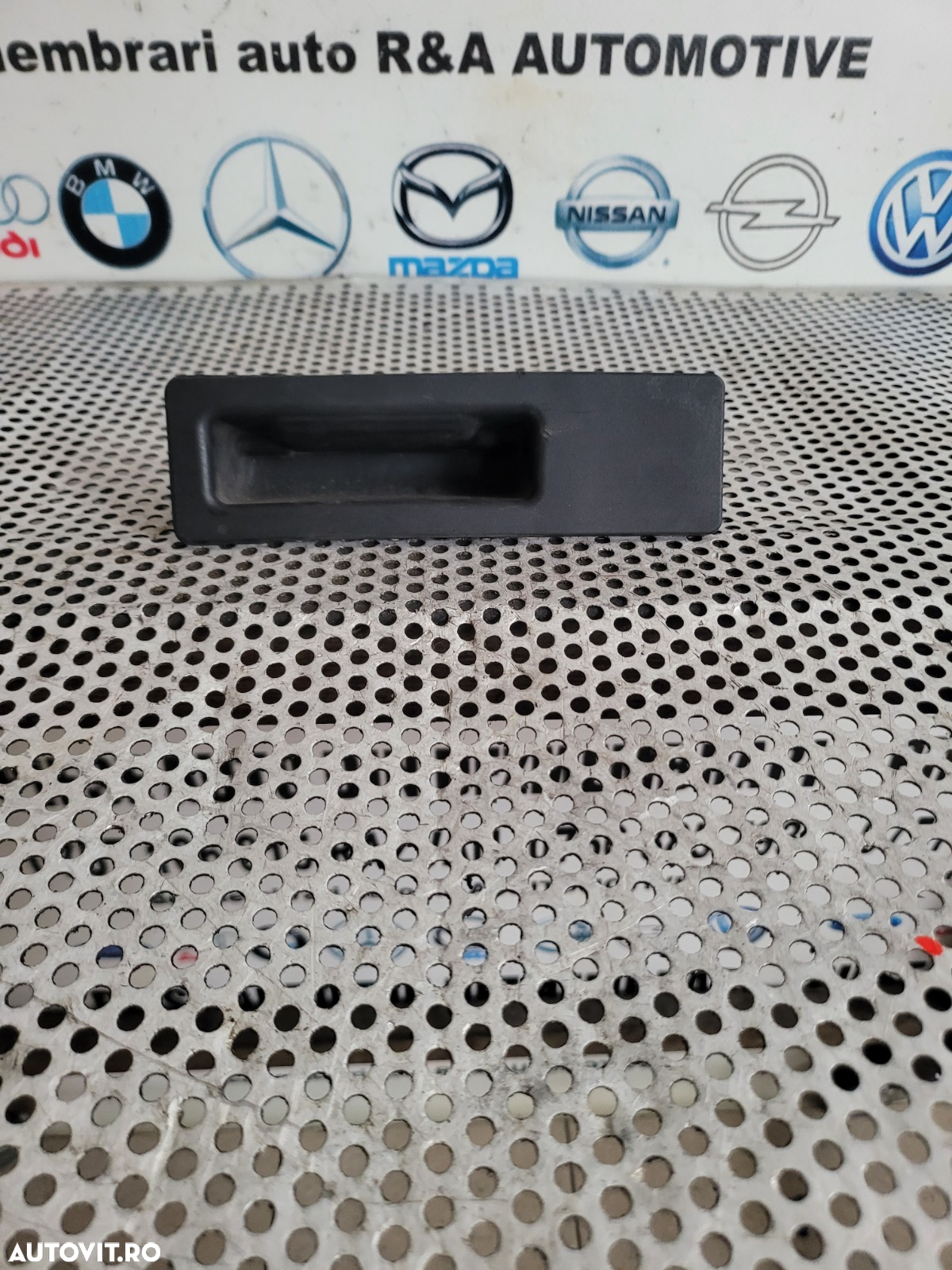 Buton Maner Deschidere Portbagaj Haion Hayon Bmw X4 F26 An 2014-2015-2016-2017-2018 Dezmembrez Bmw - 3