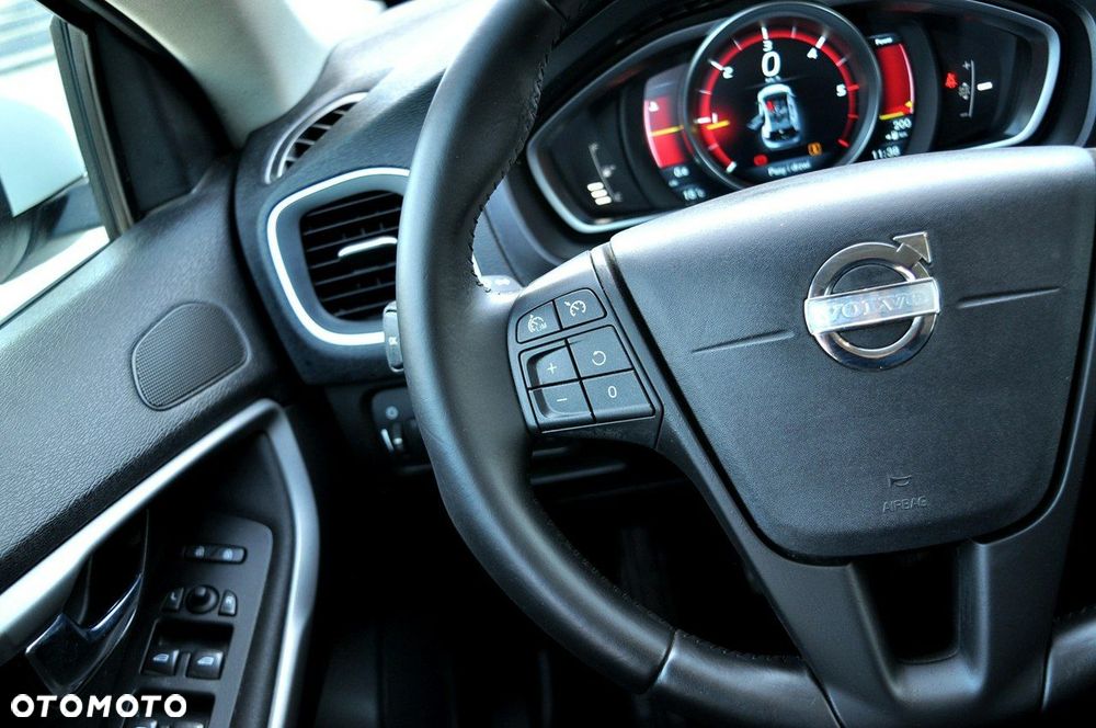 Volvo V40 D2 Momentum - 12