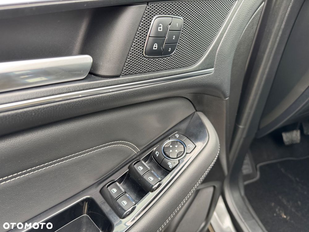 Ford S-Max 2.0 TDCi Titanium PowerShift - 32