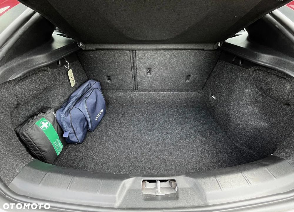 Volvo V40 T3 Drive-E R-Design Momentum - 10
