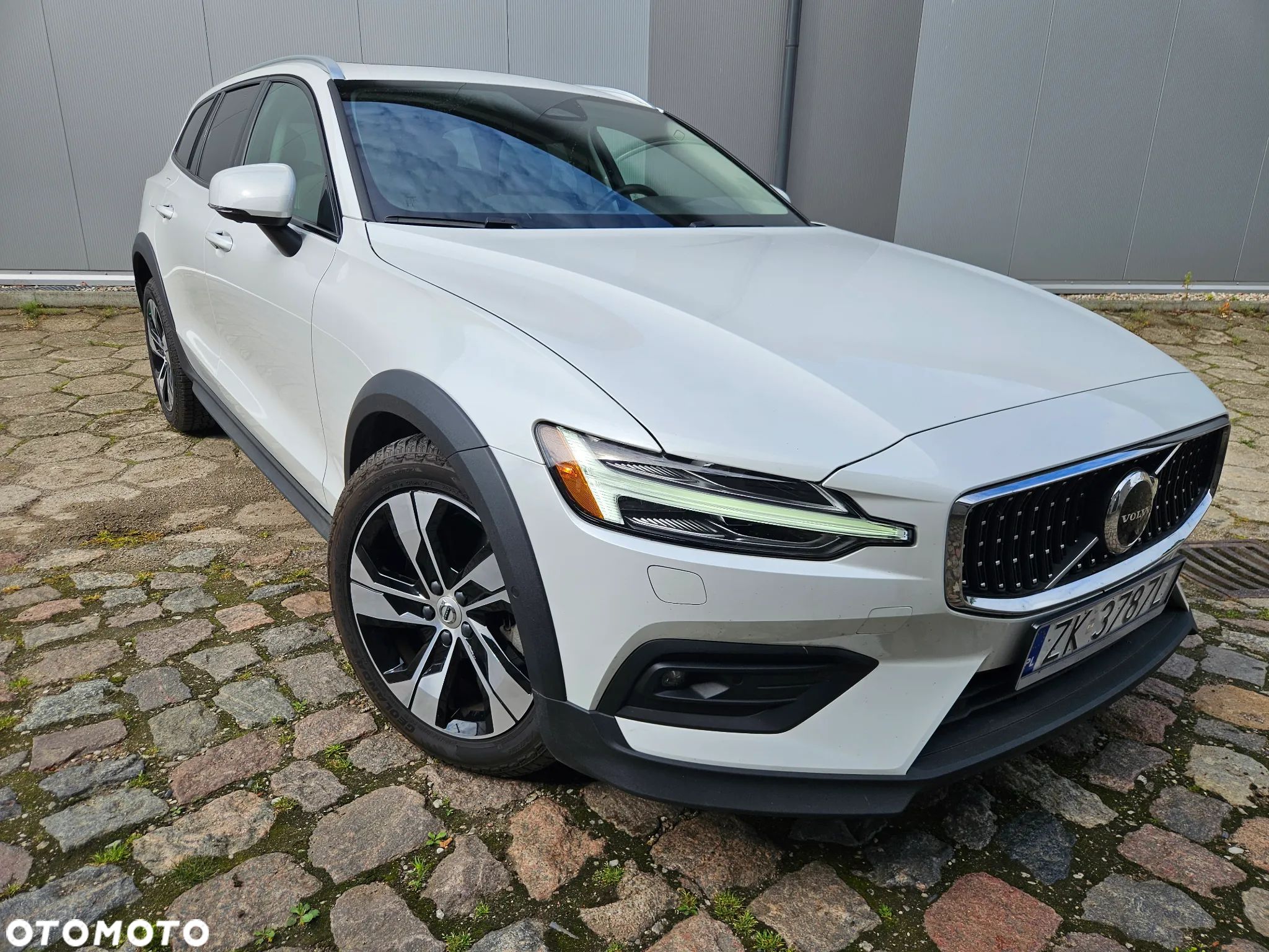 Volvo V60 B5 B AWD Geartronic Momentum - 1