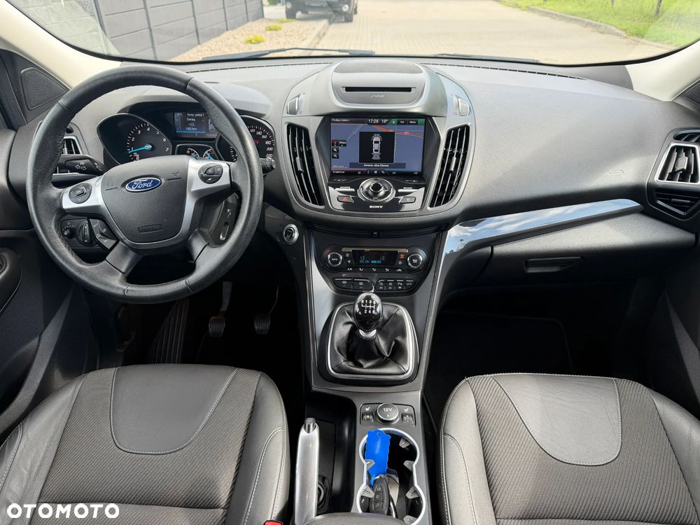 Ford Kuga 1.5 EcoBoost 2x4 Titanium - 4