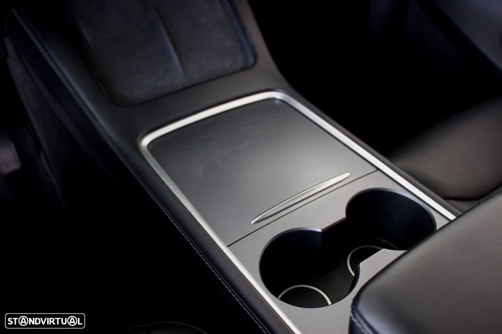 Tesla Model Y - 22