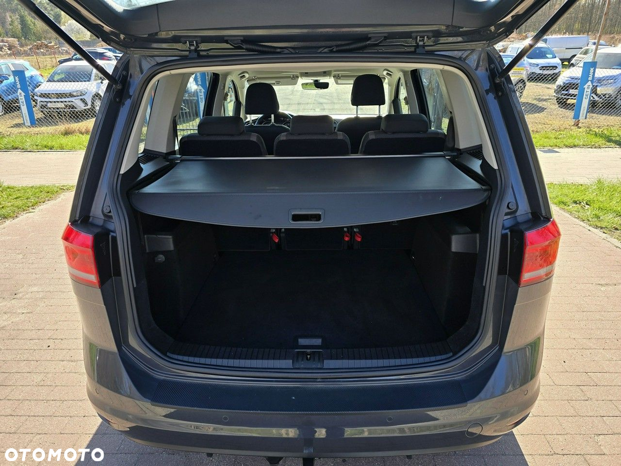 Volkswagen Touran - 22