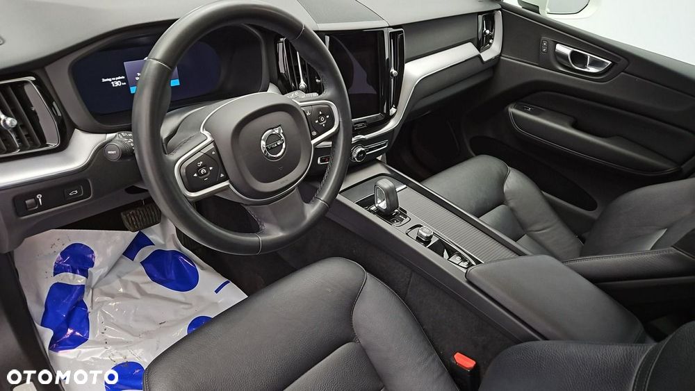 Volvo XC 60 B4 D Momentum Pro - 10