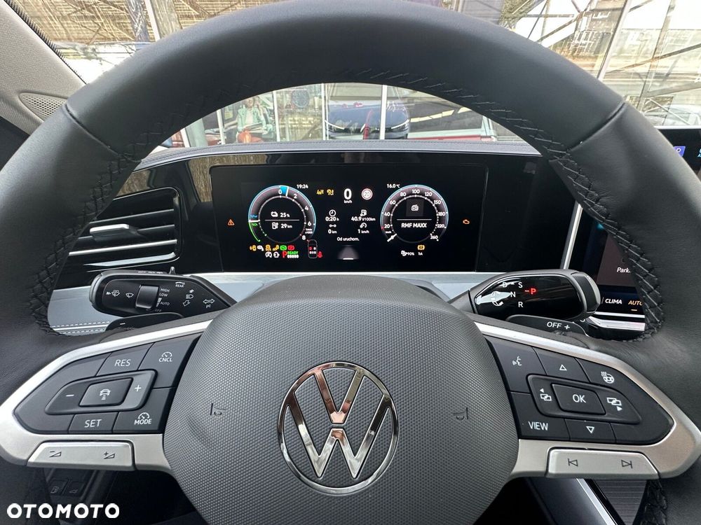 Volkswagen Passat - 17