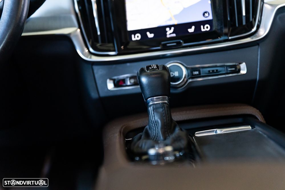 Volvo V90 D4 AWD Geartronic - 9