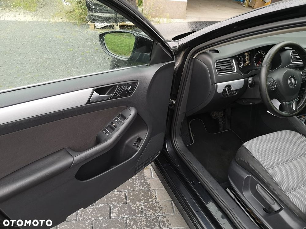 Volkswagen Jetta - 19