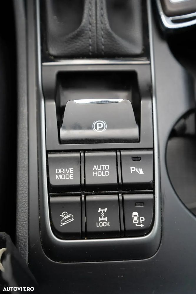 Hyundai Tucson 2.0 CRDI 4WD 6AT Luxury+ - 23