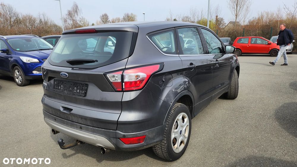 Ford Kuga - 36