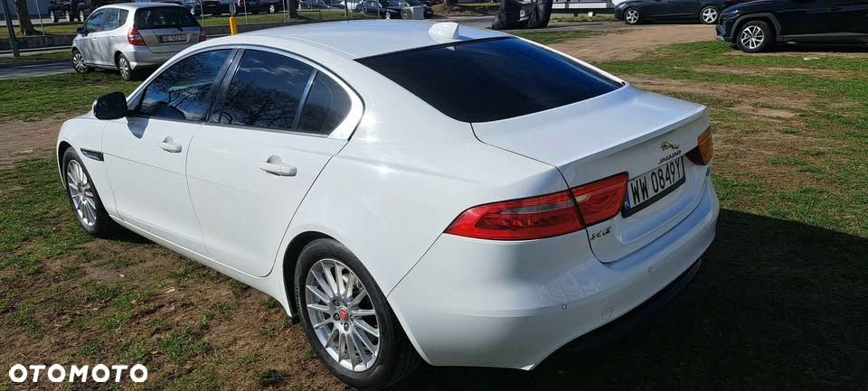 Jaguar XE - 3