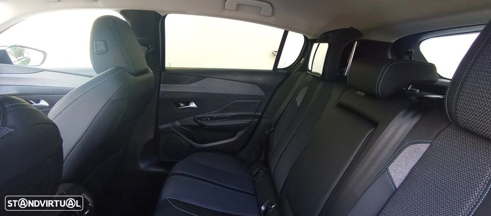 Peugeot 308 1.6 Hybrid Allure Pack e-EAT8 - 11