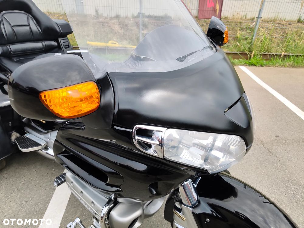 Honda GL - 27