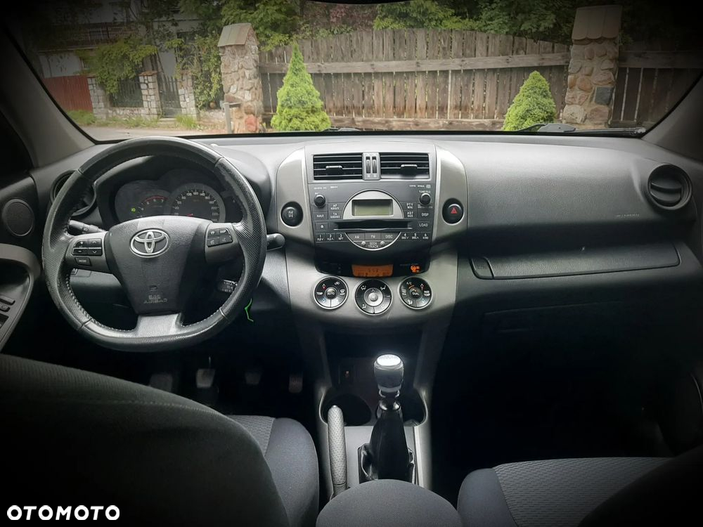 Toyota RAV4 2.2 D-4D 4x4 - 11