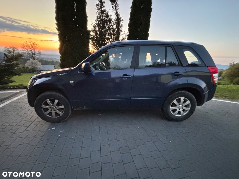 Suzuki Grand Vitara 2.0 - 6