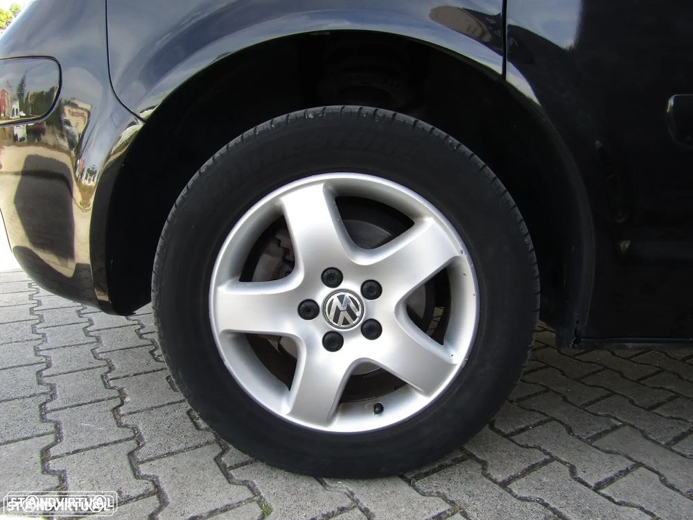 VW Multivan 2.5 TDi Highline - 4