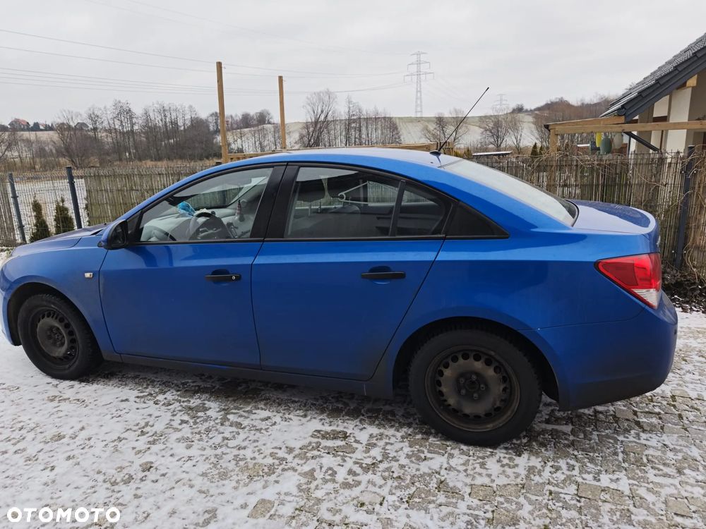Chevrolet Cruze 1.6 Base - 4