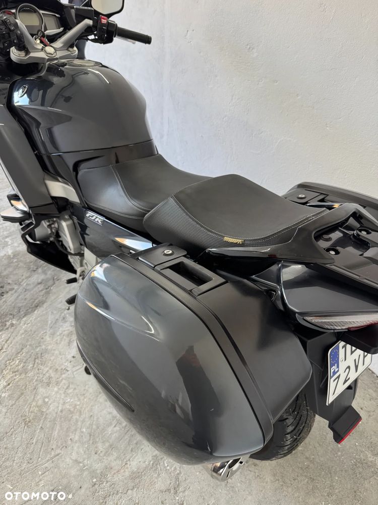 Yamaha FJR - 33